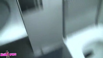Cкриншот Минет и анал в общественном туалете - Эшли-Перверс 720,Домашнее порно, Анал, Минет, На публике