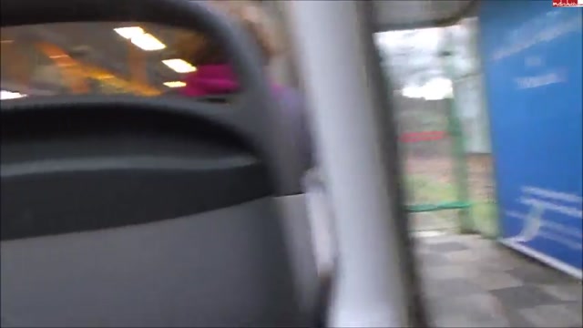 Cкриншот С подругой в автобусе показывают сиськи и сосут член - Лена Лоч 720, Домашнее порно, Анал, Минет, На публике