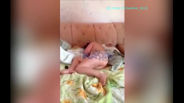 Cкриншот Муж застукал жену с любовником домашнее частное любительское русское видео. не п