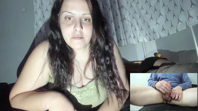 Cкриншот Шлюшка смотрит как я дрочу по вебке пока её муж рядом